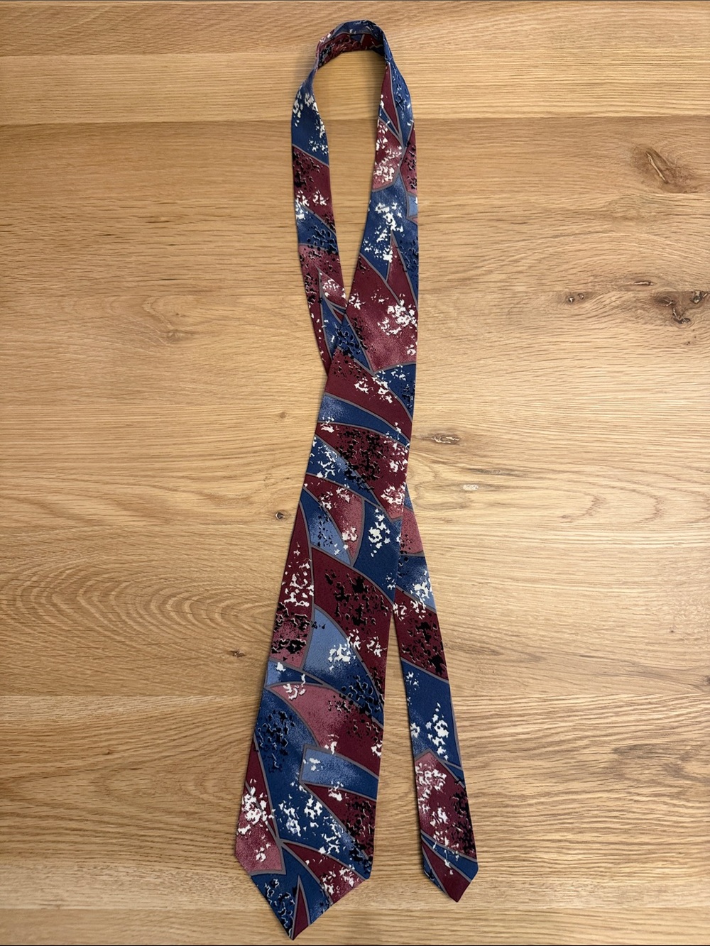 Dior Monsieur Silk Tie in Burgundy, Navy Blue, White